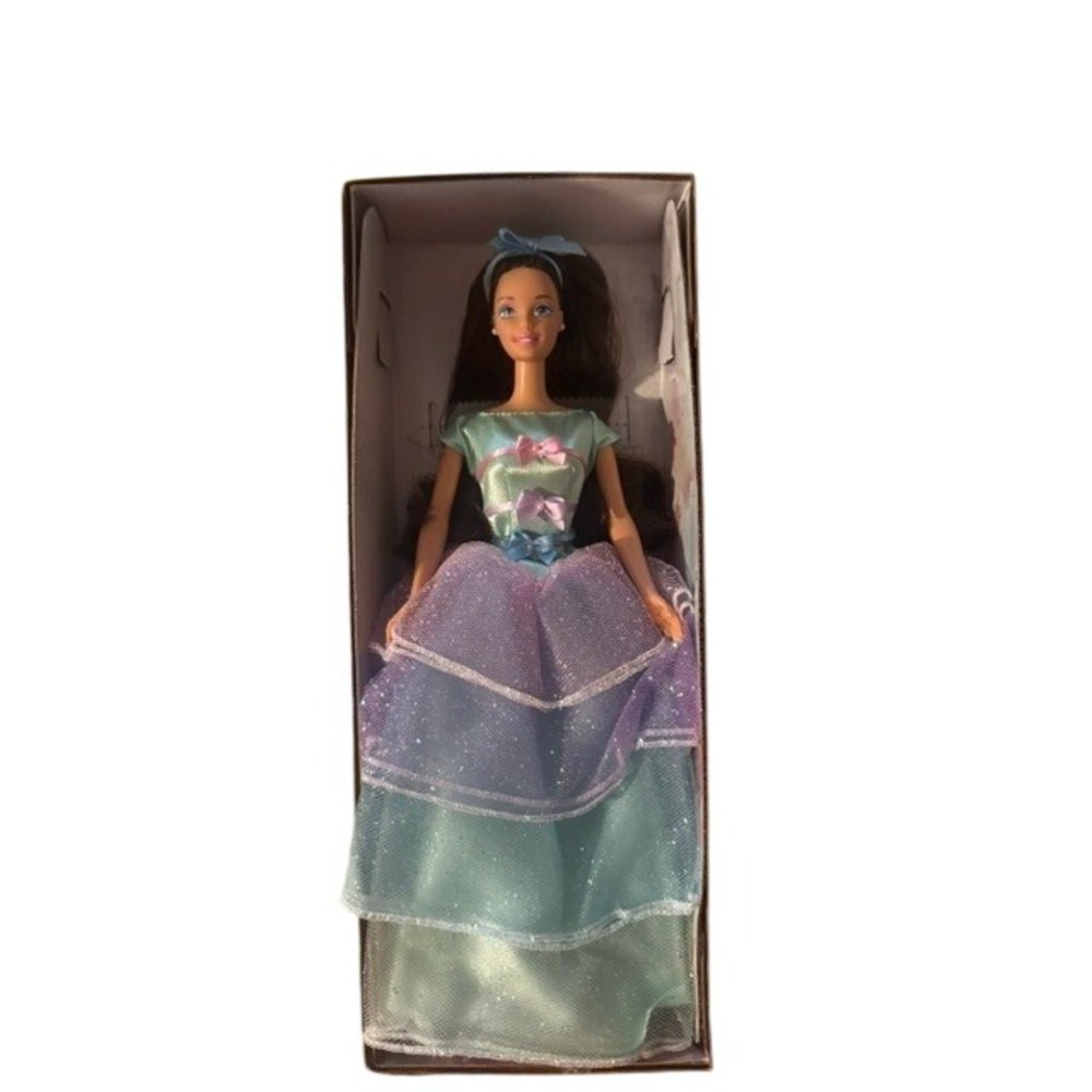1997 Avon Special Edition Spring Tea Party Barbie Doll Brunette Mattel 18658